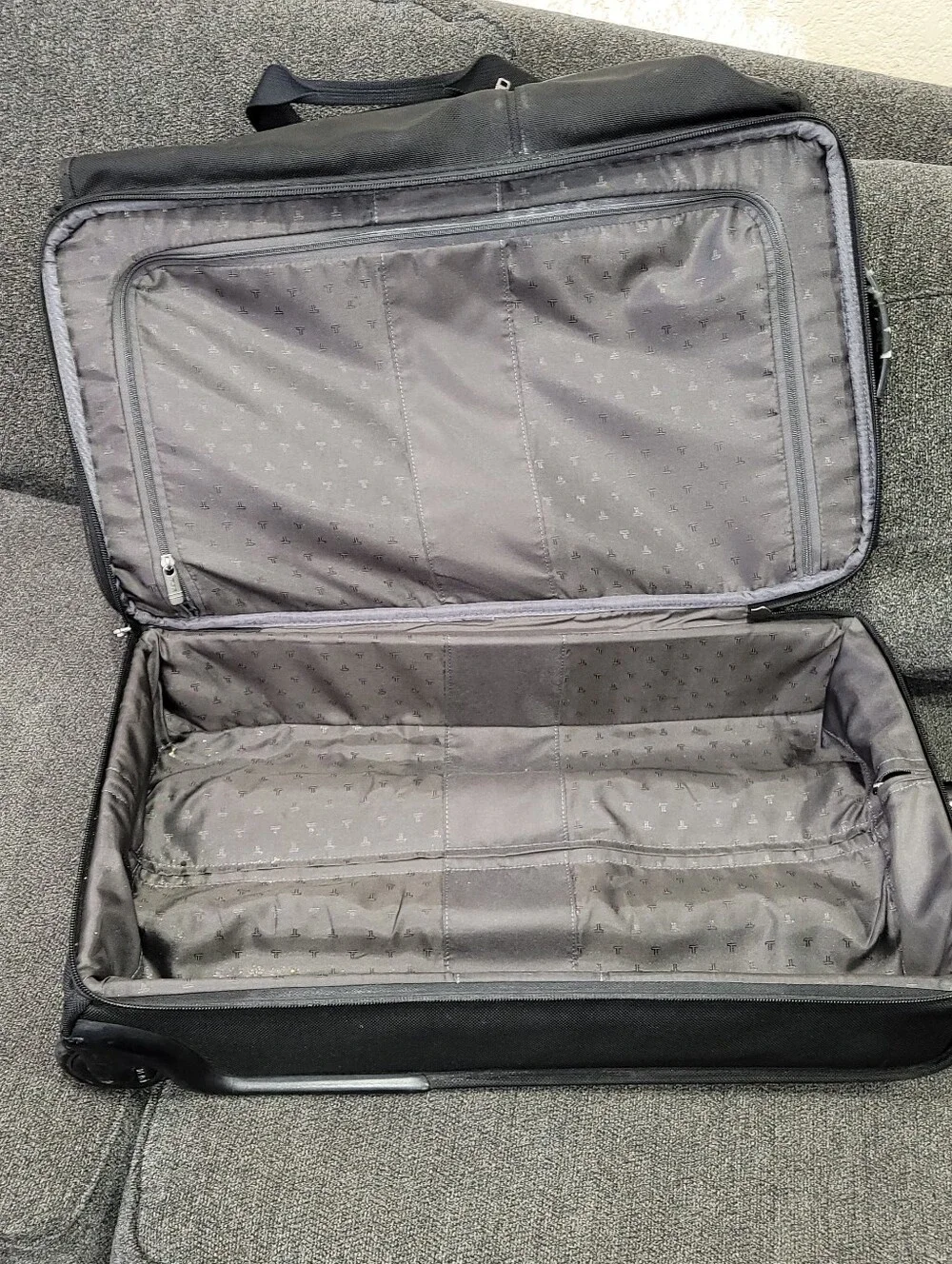 Tumi Alpha II Large 2 Wheeled Rolling Split Duffel Bag Travel Luggage